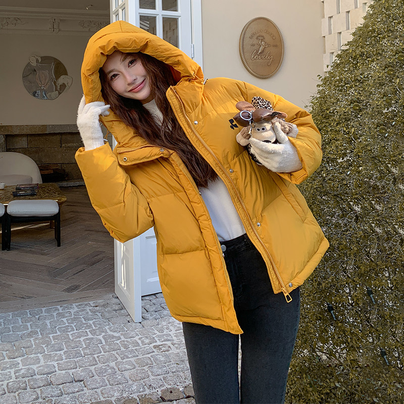 黄色连帽短款羽绒服女2025冬新款超火小个子设计感超火白鸭绒外套