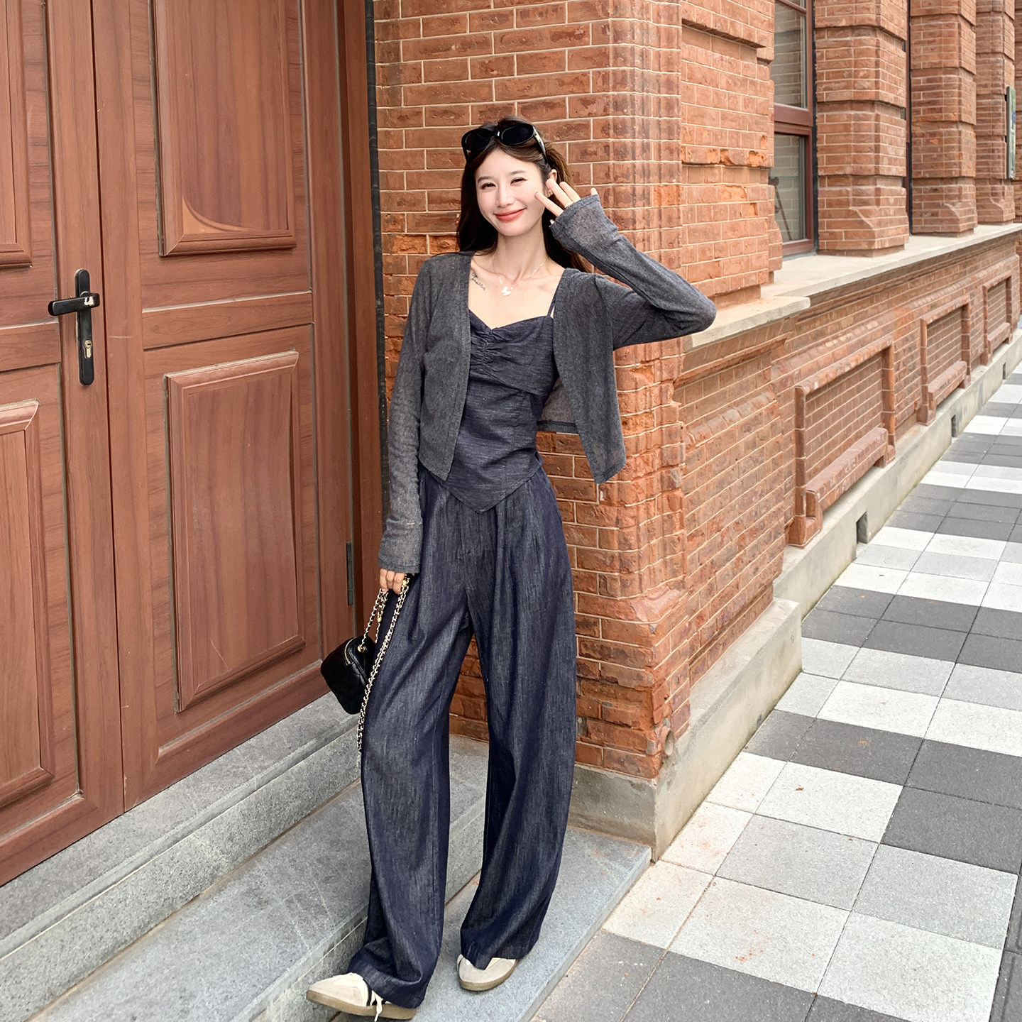 今年流行爆款气质开衫吊带阔腿裤套装女2026春季新款巨好看三件套