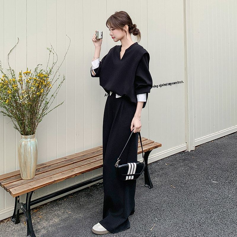 慵懒风黑色显瘦套装女2026春秋季新款松弛感V领卫衣阔腿裤两件套,女装/女士精品,时尚套装,淘宝优惠券,粉丝福利购,淘宝优惠卷