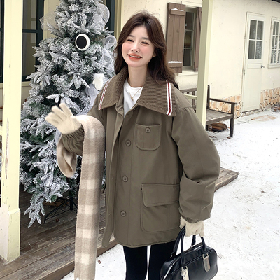 军绿色拼接毛线领内胆羽绒服女