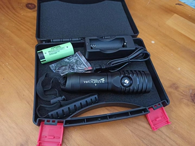 1000LM潜水手电WS1751 美国进口潜水手电100米潜水 waterscuba头