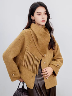 2025新款秋冬时尚韩版宽松带围巾短款双面羊绒大衣女小个子外套