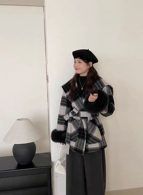 狐狸毛袖口双面羊毛大衣女冬格纹系带收腰显瘦中长款毛呢外套2026