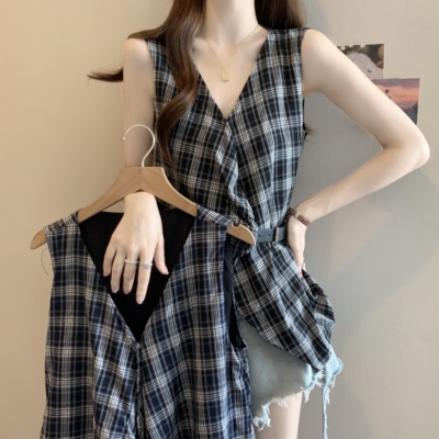 实拍~大码女装设计感无袖格子衬衫女夏新款洋气V领显瘦马甲上衣女