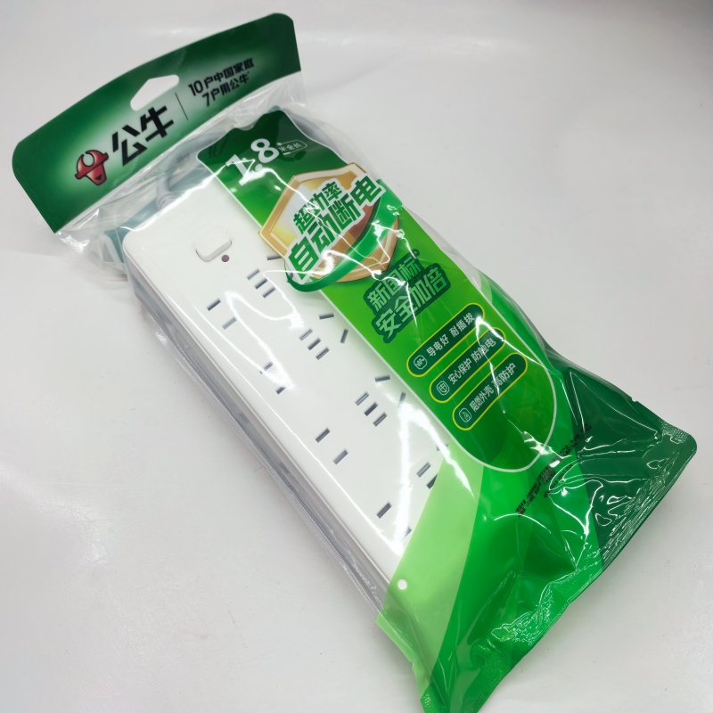 公牛带线插排GN-403多孔8插位插座插线板1.8M无线接线板