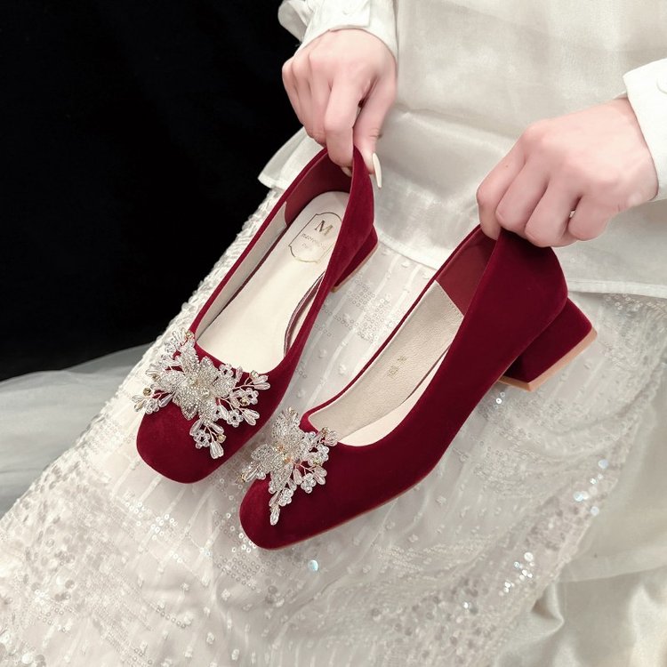粗跟单鞋女方头低跟鞋秀禾服婚纱两穿中式新娘鞋孕妇红色订结婚鞋