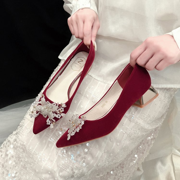 法式红色高跟鞋秀禾婚纱孕妇不累脚婚鞋大码新娘鞋粗跟回门订婚鞋