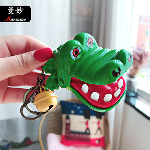 创意鳄鱼咬手玩具钥匙扣整蛊卡通书包挂件精致儿童个性小玩具