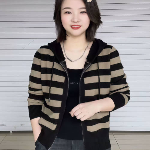 时尚条纹连帽针织衫外套女大码