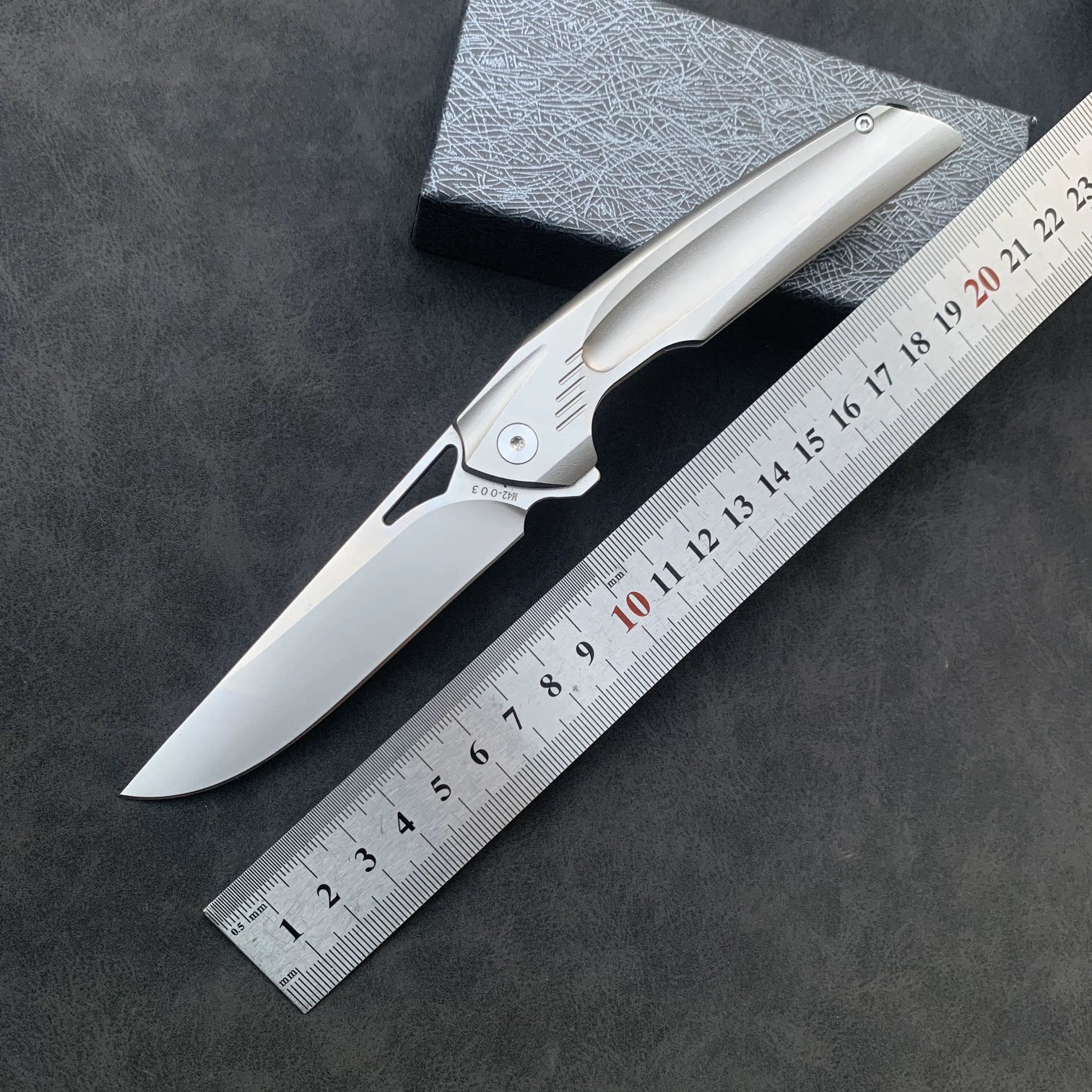 高端M42高速钢小刀65HRC高硬度整刀耐磨耐刮防生锈折刀水果刀