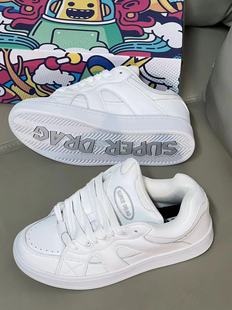 奶白色面包小白鞋 大舌头太喜欢家了...