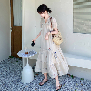 法式温柔风刺绣连衣裙女2025夏季新款高级感海边度假风V领长裙子图片