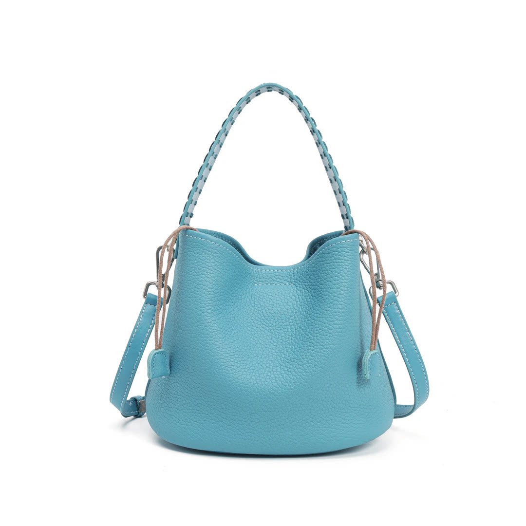 【张丫丫优选】韩系时尚百搭浅蓝色水桶单肩斜挎女包J60004