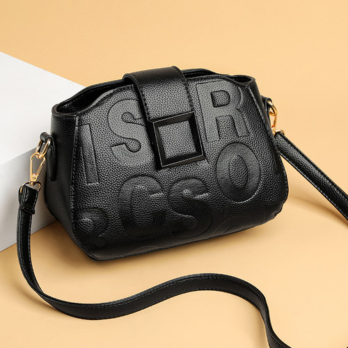 时尚百搭单肩斜挎包2022新款