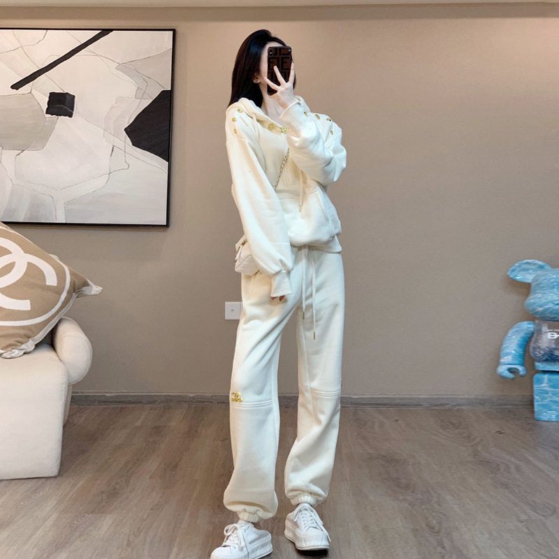 深圳南油欧货高级感一整套搭配时尚宽松连帽运动套装女秋冬款2024