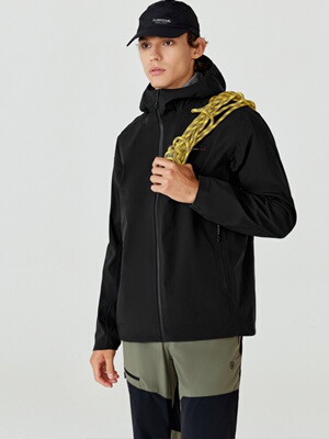 诺诗兰防泼水防风保暖弹力软壳衣