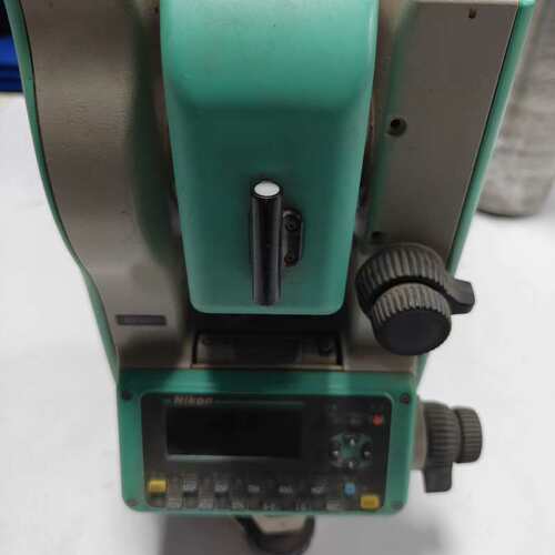 全站仪，尼康四台，拓普康两台，型号：2.M，DTM-530，--议价商品