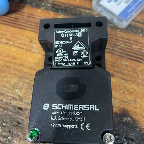 施迈赛安全开关AZ16 ST1-AS R 东西全新的。--议价商品