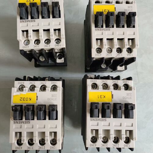 西门子3TH30 22-0X交流接触器，数量4个，图上实物拍--议价商品