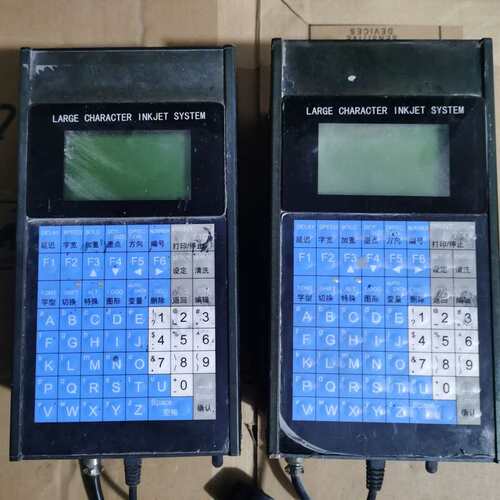 伟辰LC-ZZ19A超大字符喷码控制器，两个一起出，型号SN--议价商品