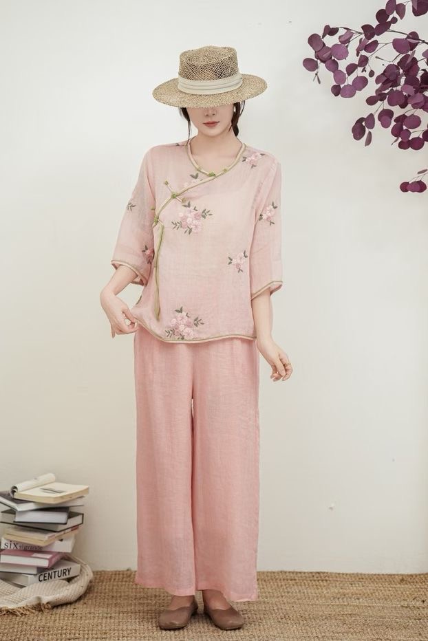 2025夏新款苎麻刺绣短袖衬衫女斜襟盘扣高端棉麻上衣薄复古文艺
