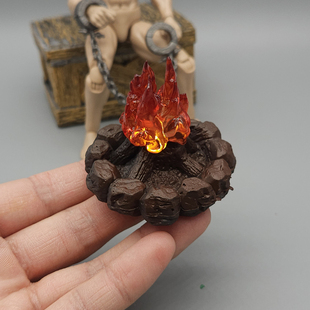 1/12兵人场景配件发光火焰野炊露营装备亮灯篝火手办模型微缩火堆