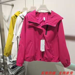 休闲连帽冲锋衣外套上衣女潮装 依慧鑫8810专柜正品 时尚 新款 春季