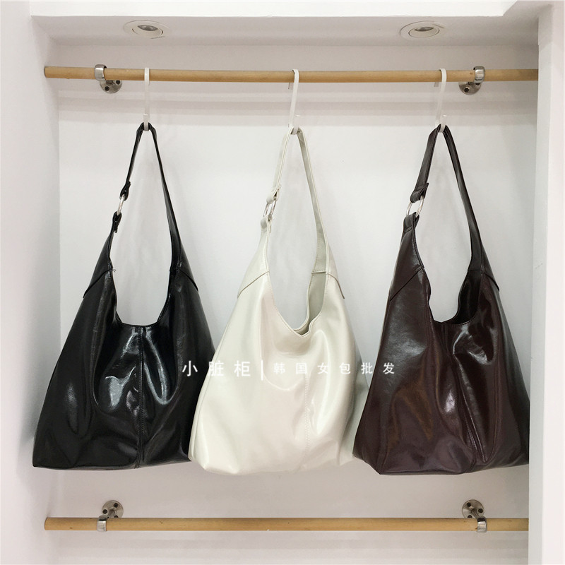 小脏柜 小众设计大容量亮面通勤秋冬通勤托特包休闲女单肩腋下包,箱包皮具/热销女包/男包,通用款女包,淘宝优惠券,粉丝福利购,淘宝优惠卷