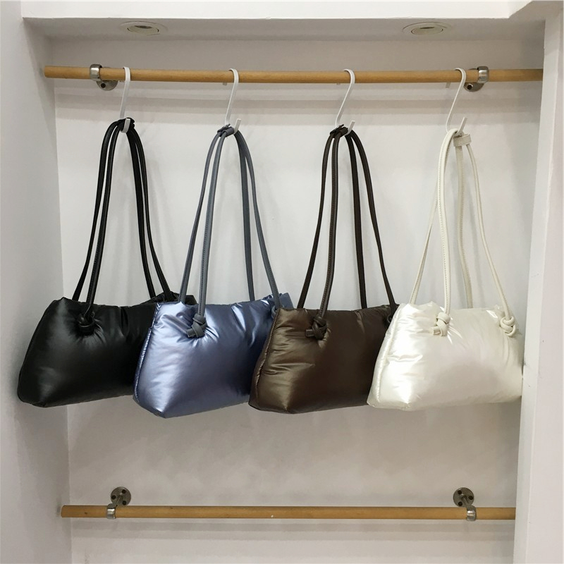 小脏柜 日系小众ins百搭通勤时尚棉服枕头包手提女单肩腋下法棍包