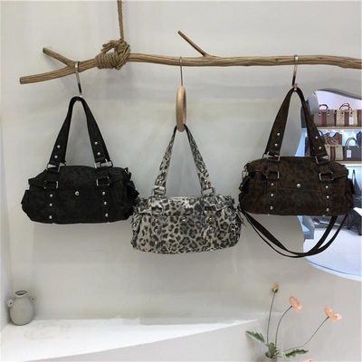 小脏柜 美式复古街头铆钉豹纹帆布包休闲百搭手提腋下斜挎托特包