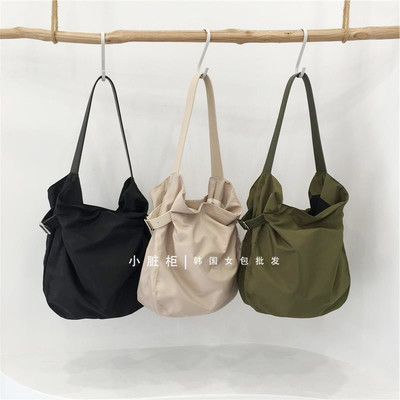 小脏柜 韩国新款小众设计师休闲百搭尼龙布大容量单肩水桶托特包