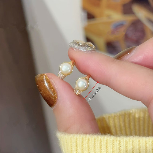 铜合金微镶锆石珠珠耳扣小巧精致百搭法式设计日常通勤简约显气质
