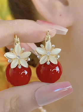 高级感韩国耳扣时尚红色珍珠锆石花朵耳坠气质轻奢耳百搭环耳饰女