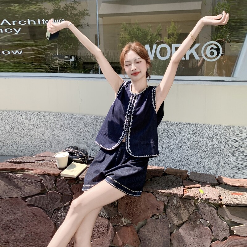 好看复古深蓝色牛仔马甲套装女25夏小个子甜酷减龄短裤两件套