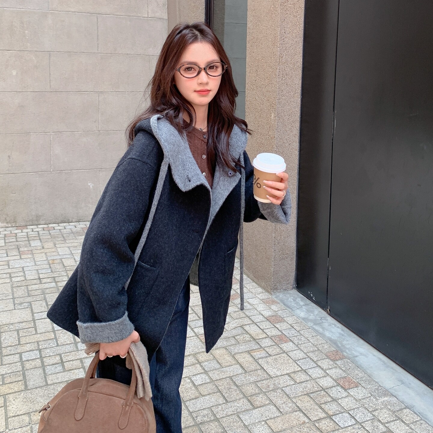 黑灰撞色连帽外套女复古甜酷气质羊绒大衣女 2025新款