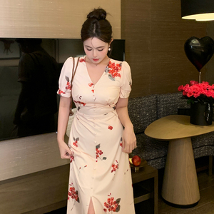MB大码女装【廊前花开】法式轻熟风设计花朵V领复古长款连衣裙