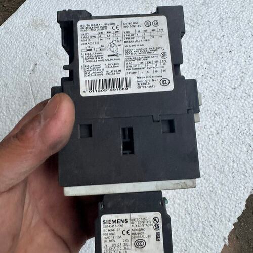 西门子接触器，型号3RT1025-1B，带辅助触头3RH19