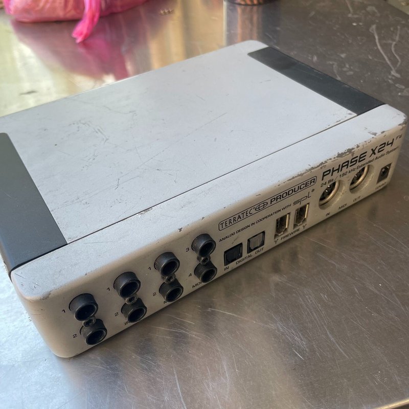 二手PHASE X24 FW火线接口音频设备，成色不行，机器