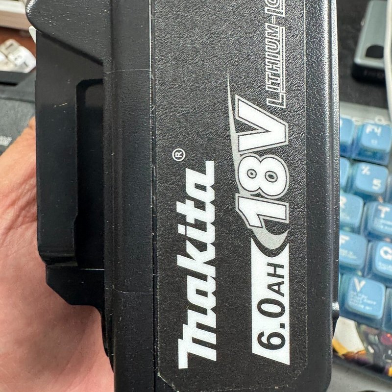 议价18V锂电池,容量6.0Ah,型号BL1860B。适用于维修