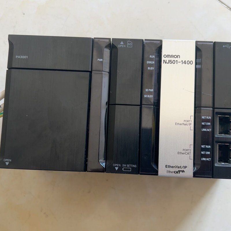 欧姆龙PLC NJ501-1400，正常拆机，成色新，实物图
