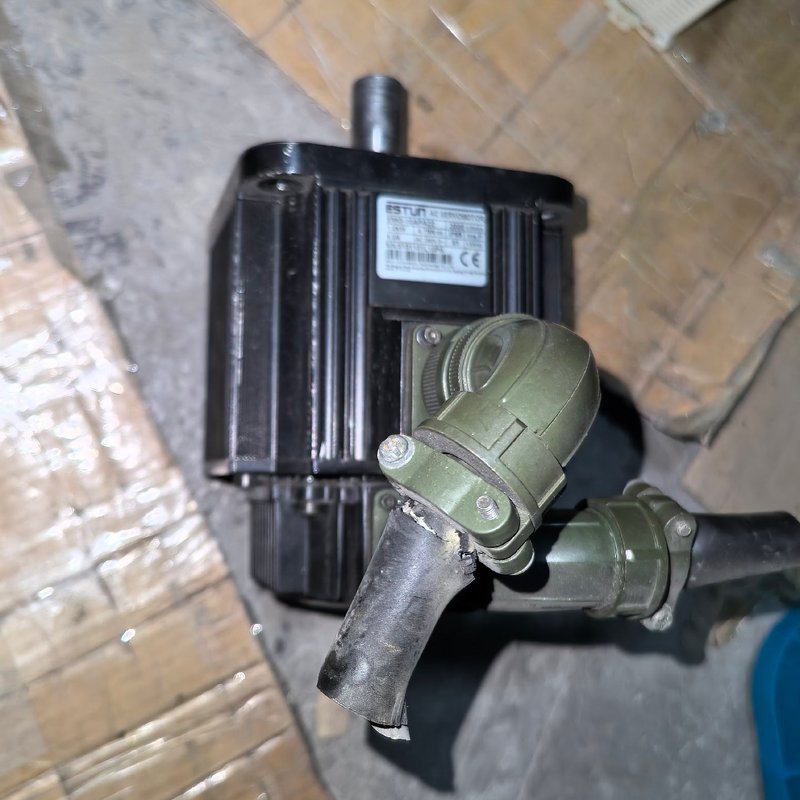 议价埃斯顿伺服电机EMJ-08APB22，0.75KW功率，和1维修