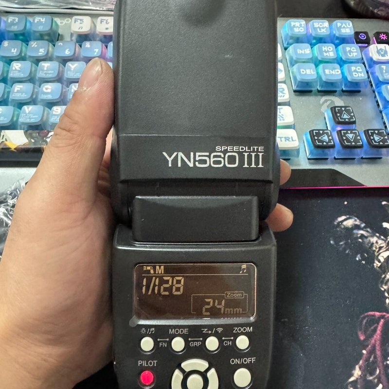 议价永诺YN560 III三代闪光灯,全新,外观很新,带原装保护维修