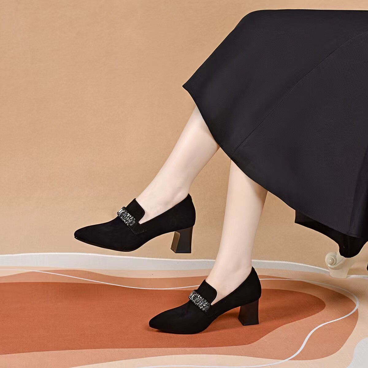 2026新款春季尖头单鞋女粗跟水钻一脚蹬通勤风优雅女鞋