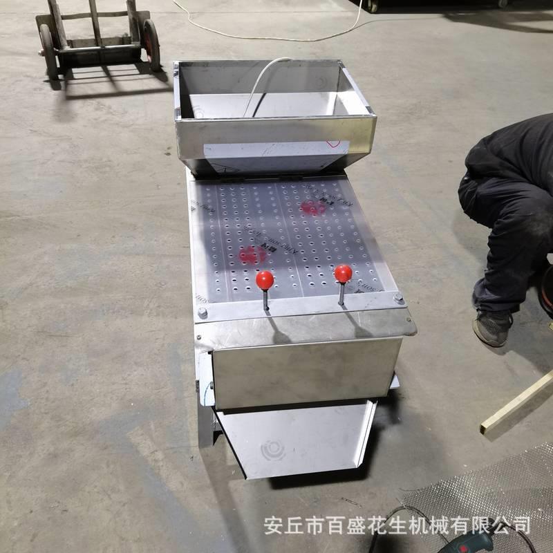 Peanut shelling machine 长期供应花生米干法去皮机脱红皮机器