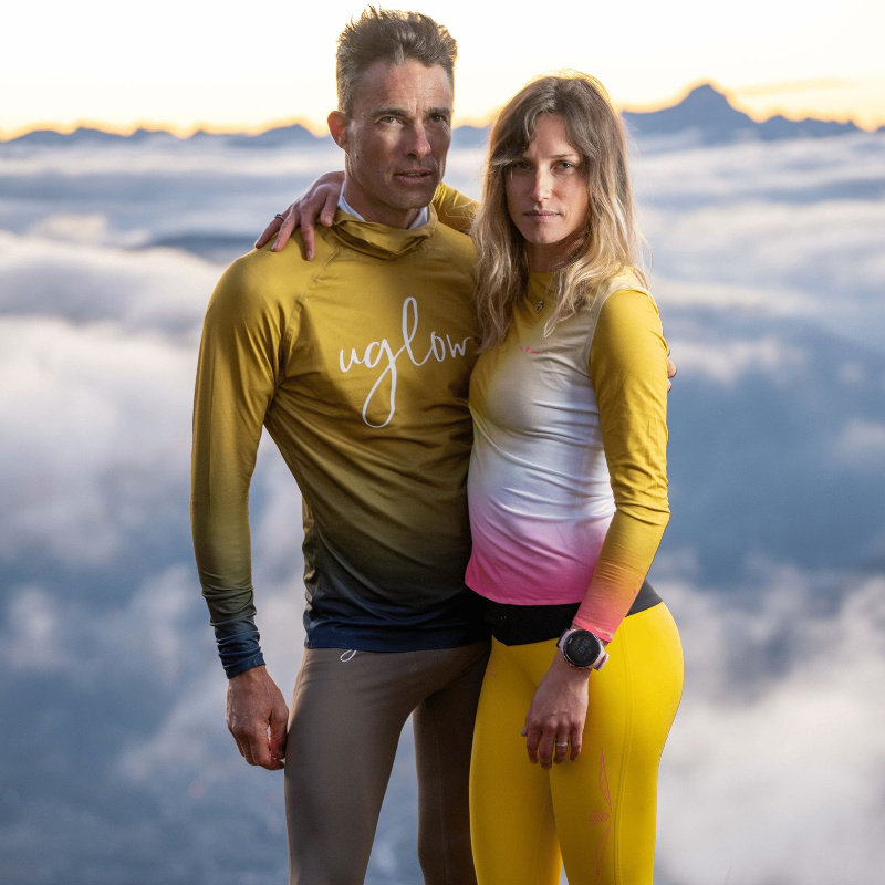 无缝男女款户外蓝色透气帽衫四折