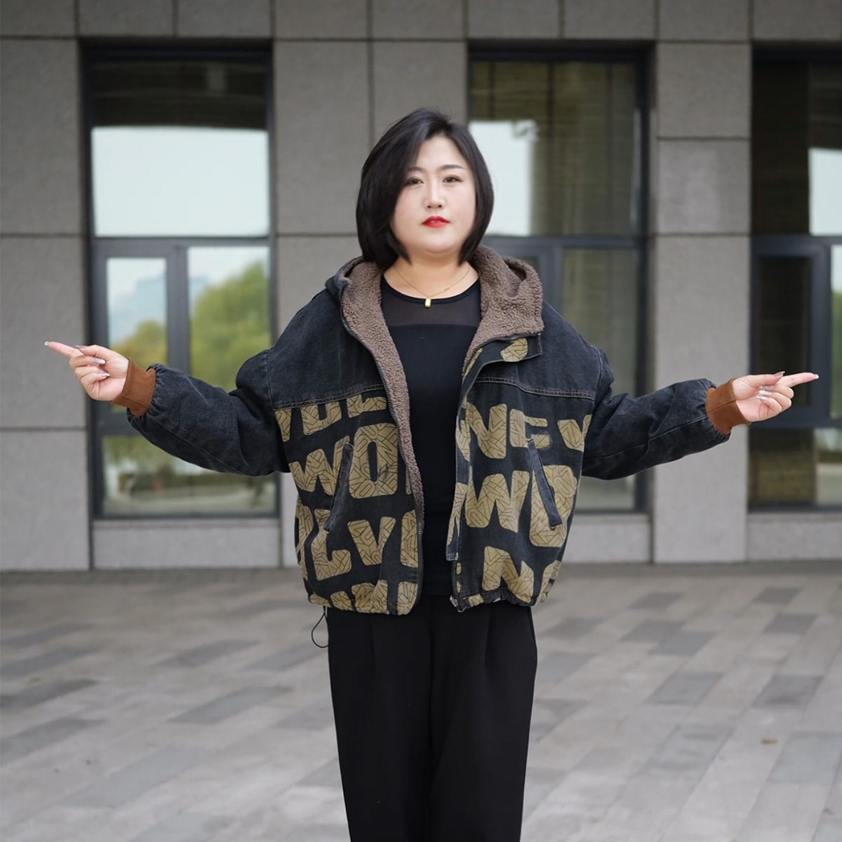 冬季加绒牛子印花宽松连帽棉衣女加绒加厚时尚休闲棉服外套