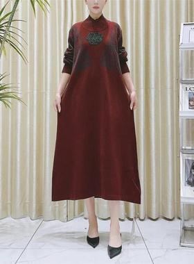 A194灰红立体花朵提花设计款气质秋冬轻奢针织连衣裙时尚