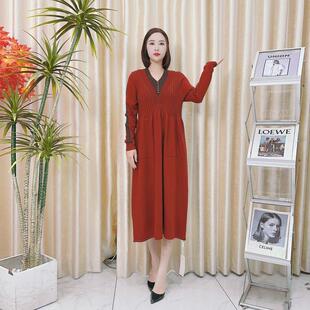 A285胭脂红V领拼接设计款 复古 气质秋冬轻奢针织连衣裙时尚