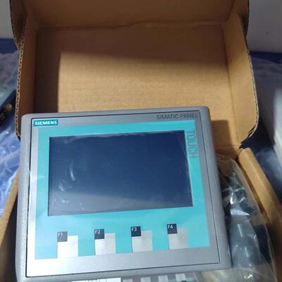 6AV6647-0AK11-3AX0 工控触摸屏 功能包好 质保 价格可议议价维修