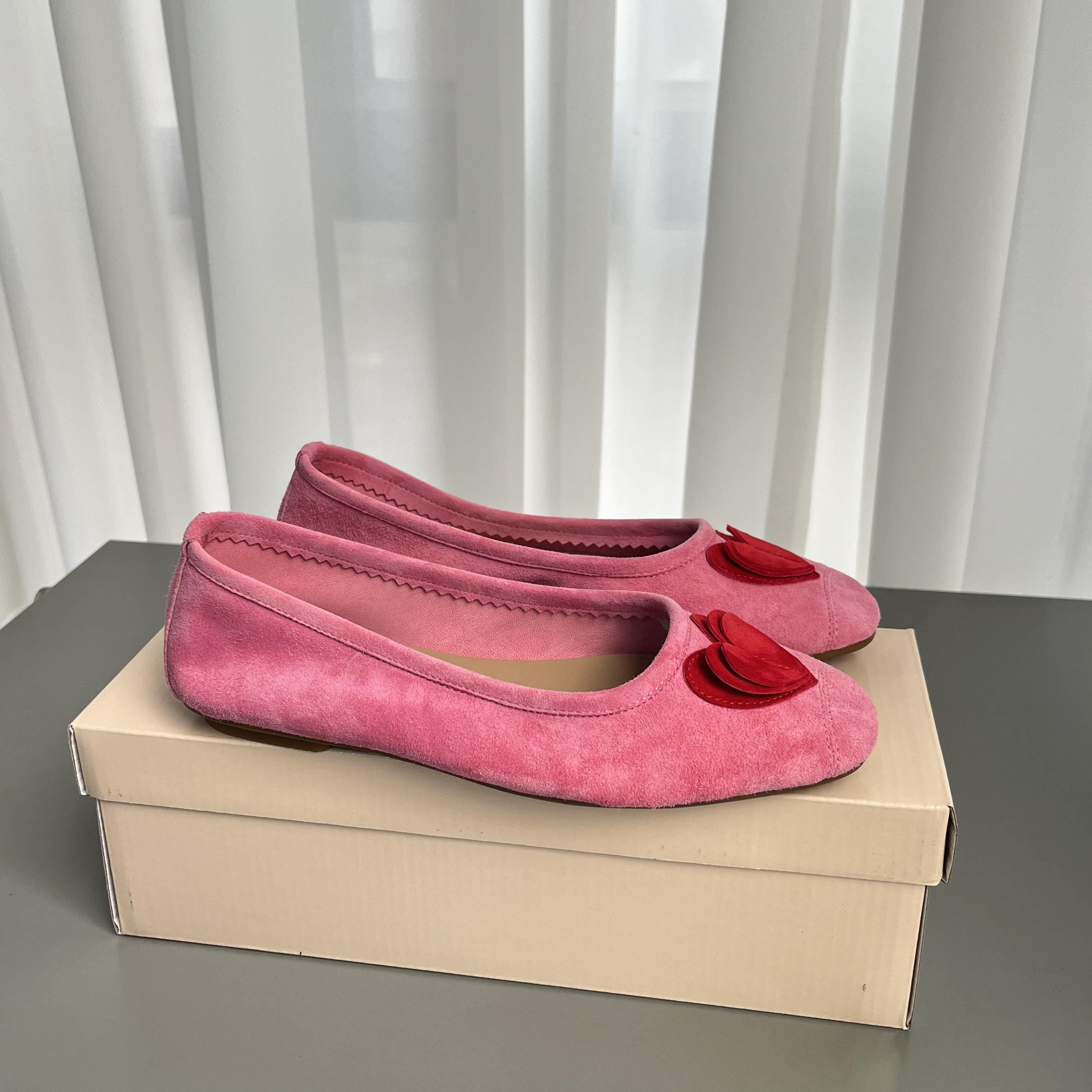 Spring's Must-Have: Niche Heart Leather Ballet Flats! - Product image 4